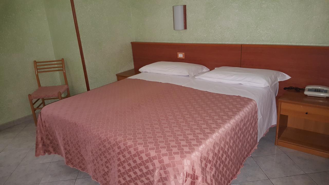 Hotel Bruna Roma Exterior foto