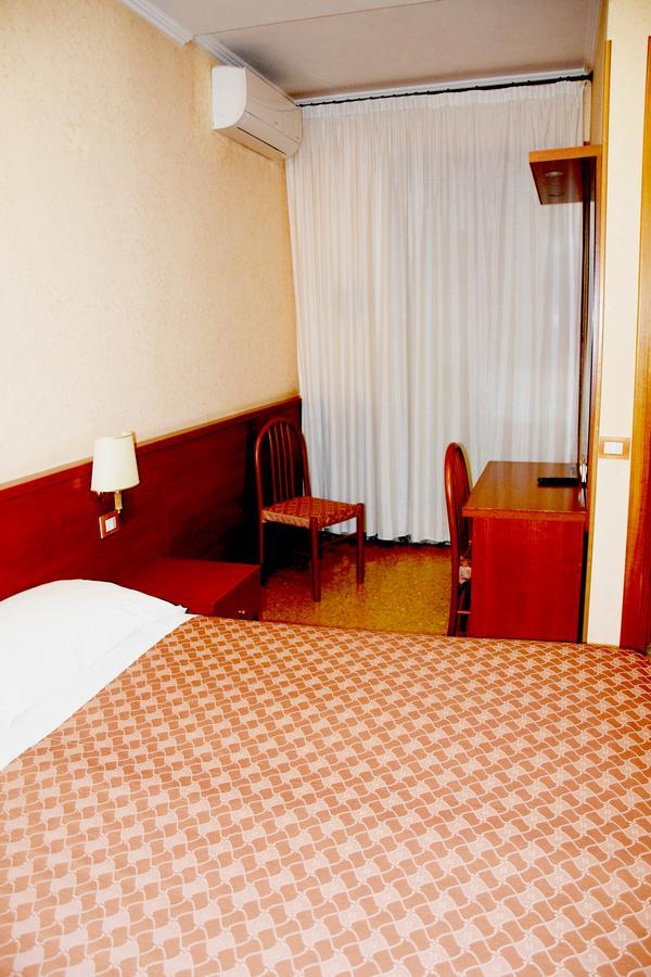 Hotel Bruna Roma Exterior foto