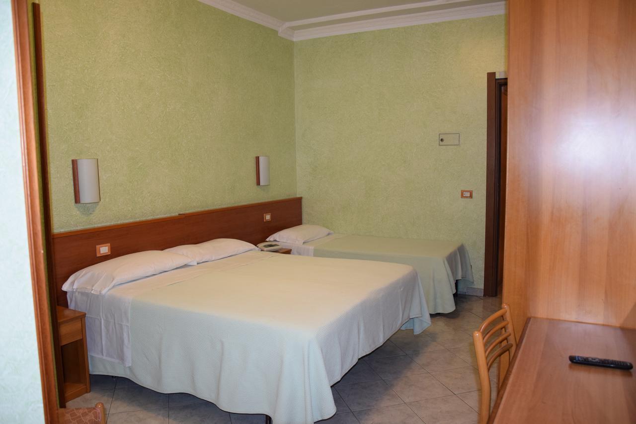 Hotel Bruna Roma Exterior foto